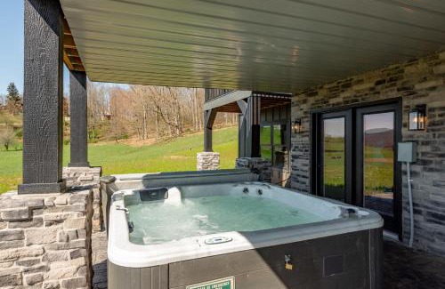 Swanton House | The Crooked Oak Lodge Deep Creek Indoor Pool-Hot Tub-Dogs Welcome