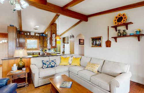 Canyon Lake House | The Crossbow