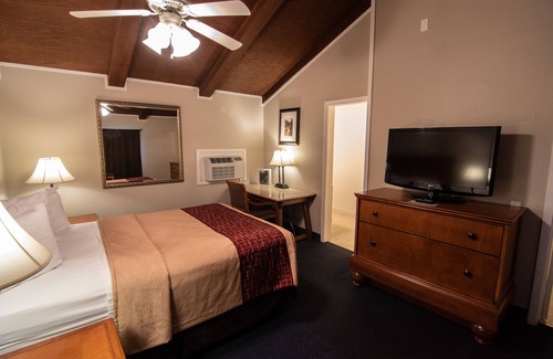 Spearfish Hotel | The Crow Peak Lodge