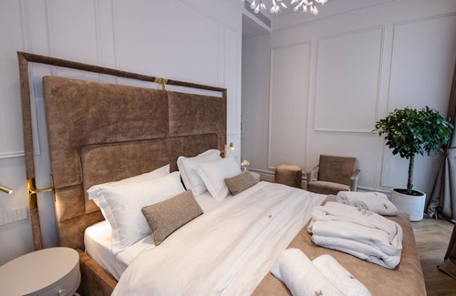 Tirana Hotel | The Crown Boutique Hotel & SPA