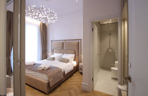 Tirana Hotel | The Crown Boutique Hotel & SPA