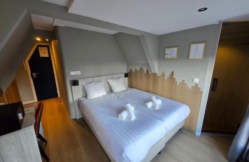 Red Light District Hotel | The Crown Hotel