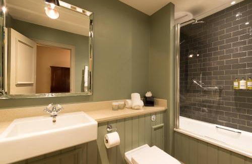New Forest District Hotel | The Crown Manor House Hotel