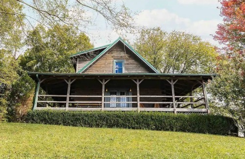 Primrose Cottage | The Cure Cabin Private 28 Acres in Red River Gorge