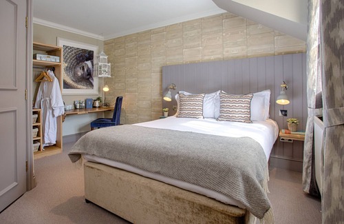 Copthorne Hotel | The Curious Pig in the Parlour