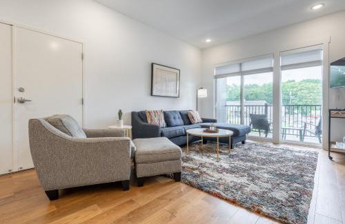 Inglewood Apartment | The Daffodil by Stay Local Nashville