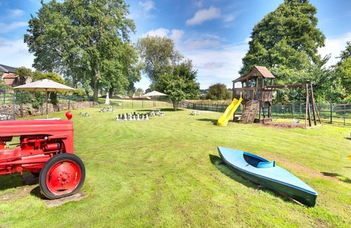 Alfreton Cottage | The Dairy - 2 bedroom property with hot tub