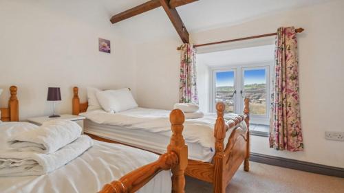 Margam Apartment | The Dairy Cottage with Hot Tub