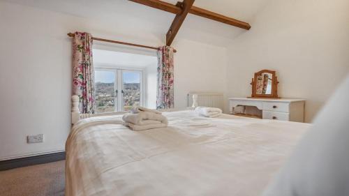 Margam Apartment | The Dairy Cottage with Hot Tub