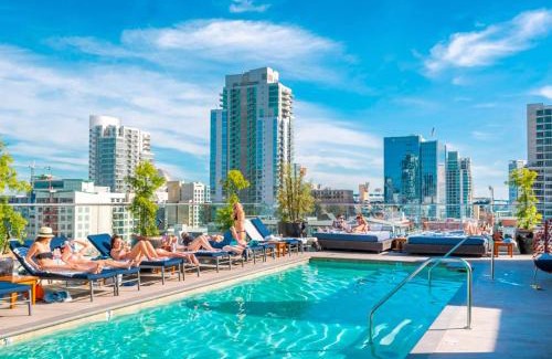 Civic Core Apartment | The Daisy Bright 2BR Stay in Downtown San Diego