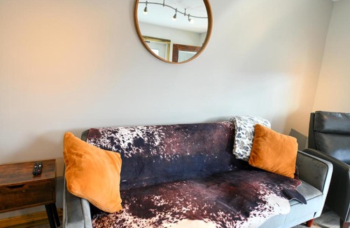 Darby Hotel | The Darmont Hotel and Suites
