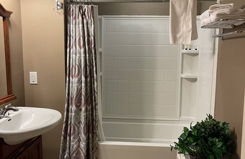 Summit House | The DeBary Inn