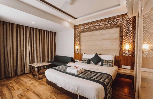 Kanpur Hotel | The Deep Hotel