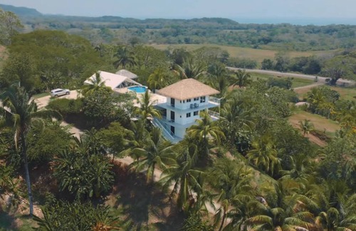 Palma Quemada House | The Diamond Set w/Breathtaking 360 degree Ocean, Jungle and Mountain Views.