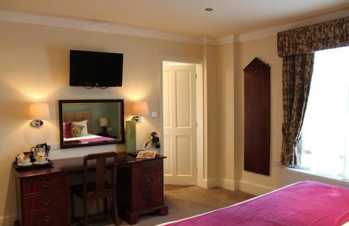 Wirral House | The Dibbinsdale Inn
