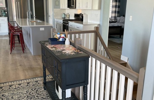Garden City House | The DogWoods is a dog-friendly house 2 min walk to beach access - 6 bedrooms