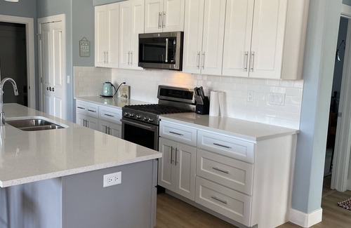 Garden City House | The DogWoods is a dog-friendly house 2 min walk to beach access - 6 bedrooms