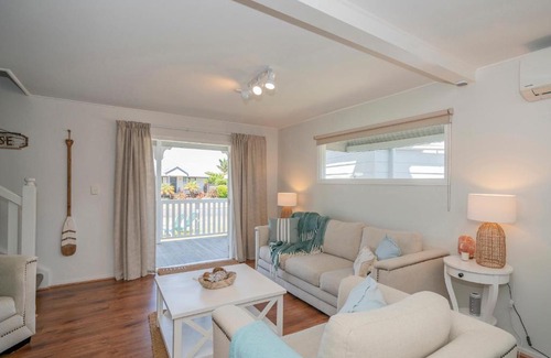 Whitianga House | The Doll's House - Whitianga Holiday Home