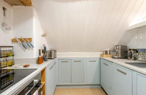 Brimpsfield House | The Dovetail - Cotswolds Living