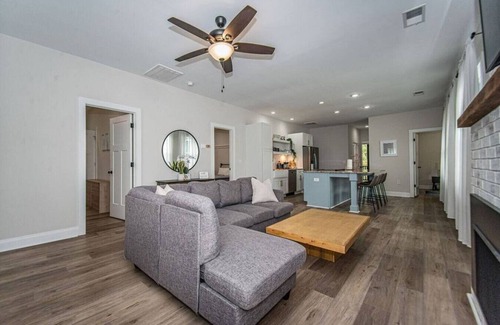 Spartanburg House | The Downtown Chalet w/Fenced Backyard