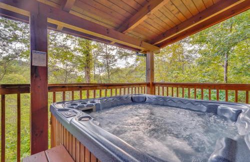 Sevierville House | The Dreamers Nest Sevierville Cabin with Hot Tub!