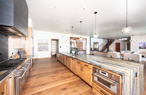 Woods Bay House | The Driftwood True Lakefront Luxury
