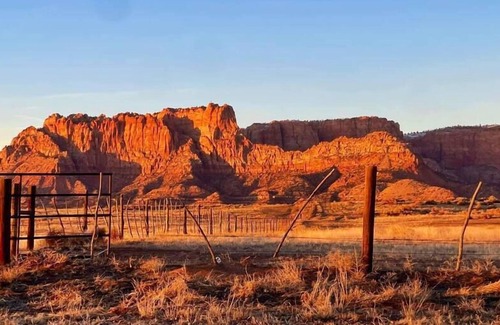Hildale House | The Dunes-3Bed, 3Bath, Hot Tub