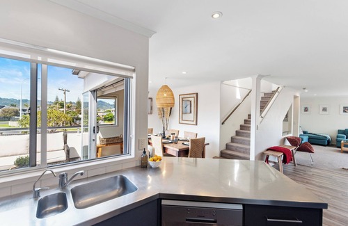 Whangamata Cottage | The Dunes - Whangamata Holiday Apartment