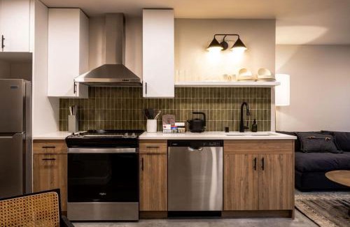 Tenney-Lapham Apartment | The Dylin by Mint House