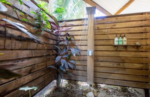 Nosara Cabin | The Earthbag House - 5 min walk to Pelada beach!
