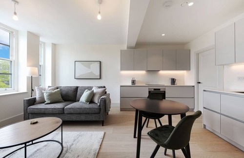 St. Dunstan's Apartment | The East London Mile Secret - Charming 1bdr Flat