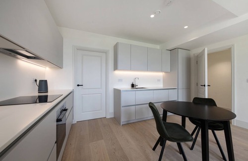 St. Dunstan's Apartment | The East London Mile Secret - Charming 1bdr Flat