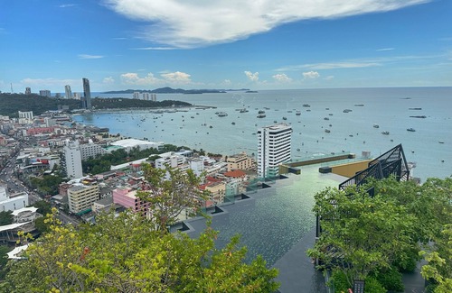 Pattaya Bay Apartment | The Edge central pattaya
