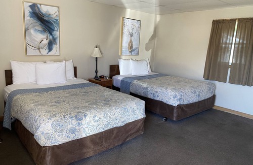 Marinette Hotel | The Edgewood Motel