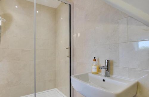 Crynant House | The Edith