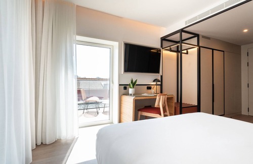 Bonfim Hotel | The Editory Garden Porto Hotel
