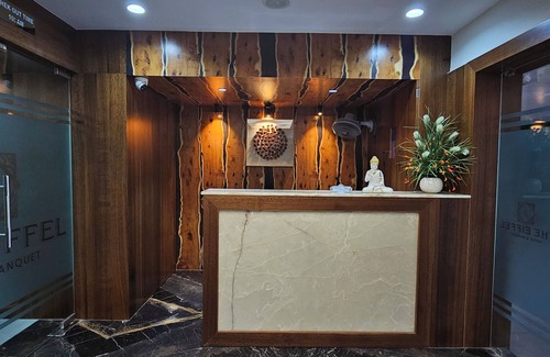 Gandhinagar Hotel | THE EIFFEL HOTEL & BANQUET