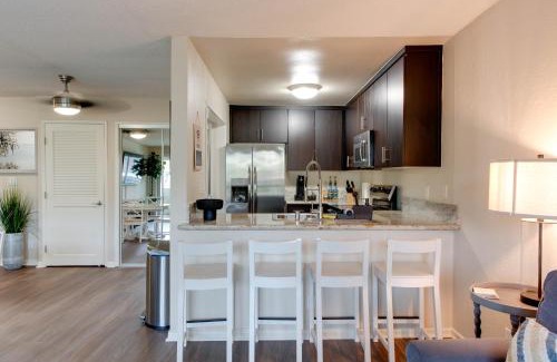 Del Rey Apartment | The Electric Blue Abode, Oceanside