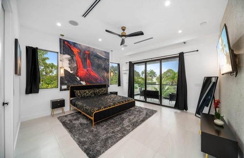 Victoria Park House | The Elements Home with 2 Pools