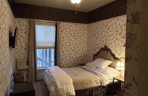 Bethel Bed & Breakfast | The Elizabeth Inn and Restaurant