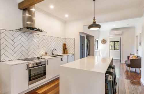 Yamba House | The Elks - Pet Friendly Home in Town