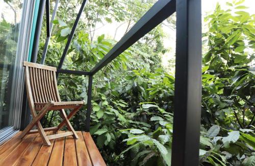 Parrita House | The Emerald Haven