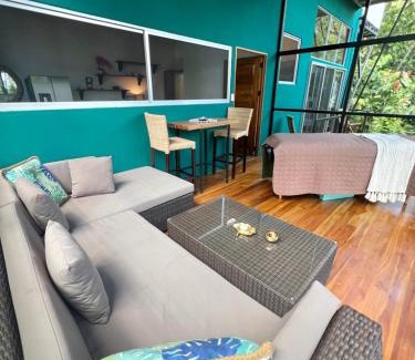 Parrita House | The Emerald Haven