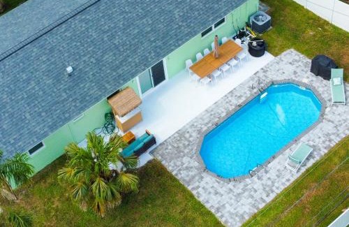 Largo House | The Emerald Oasis by StayLage
