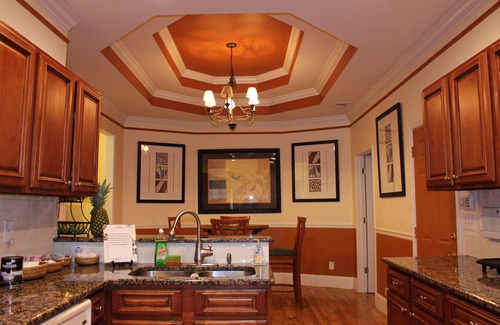 Cedar Grove House | The Enchanted Retreat (2) Luxury Home with Suite's and Jacuzzi