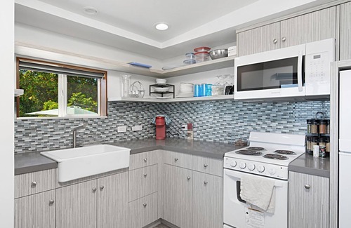 Western Malibu House | The Encinal Surf Shack I Ocean View & Private Direct Beach Access