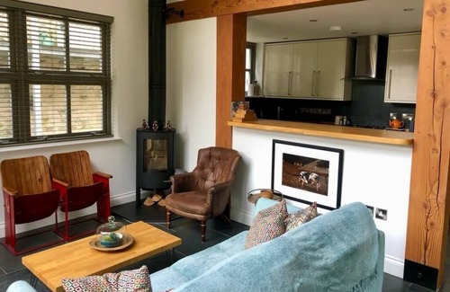 Mylor Cottage | The Engine House, Stylish Heritage 2 bedroom Cornish Gem