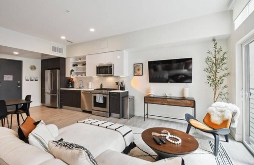 Highland Condo | The Espadin LoHi Collection
