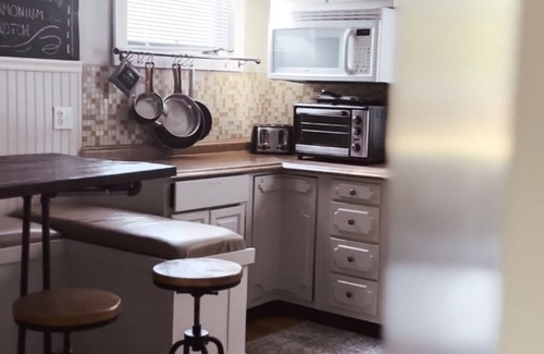 Champaign House | The Eureka: Four King Bedroom House