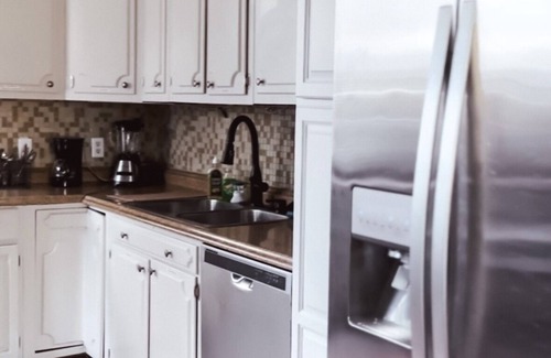 Champaign House | The Eureka: Four King Bedroom House